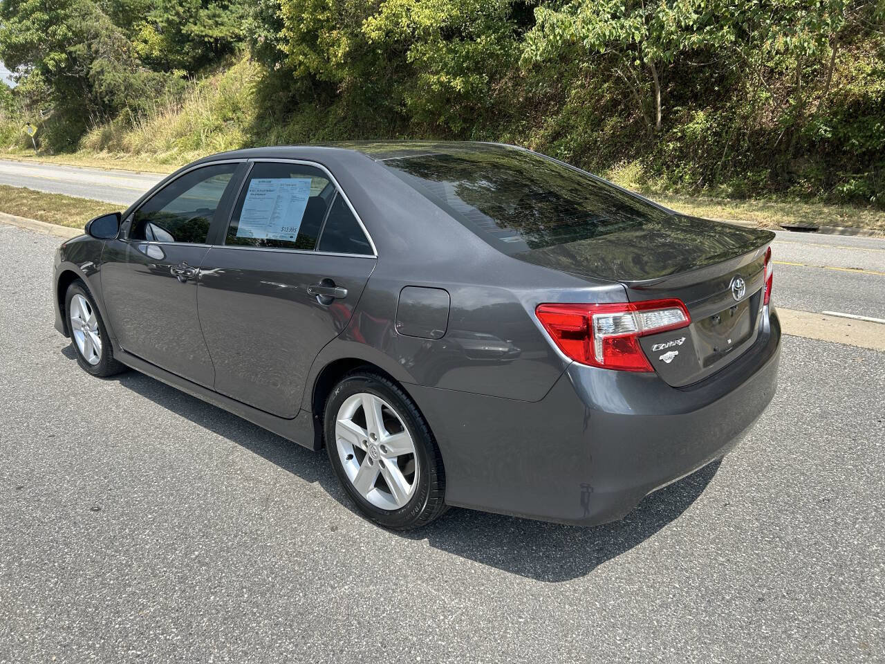 Used 2013 Toyota Camry SE image 5