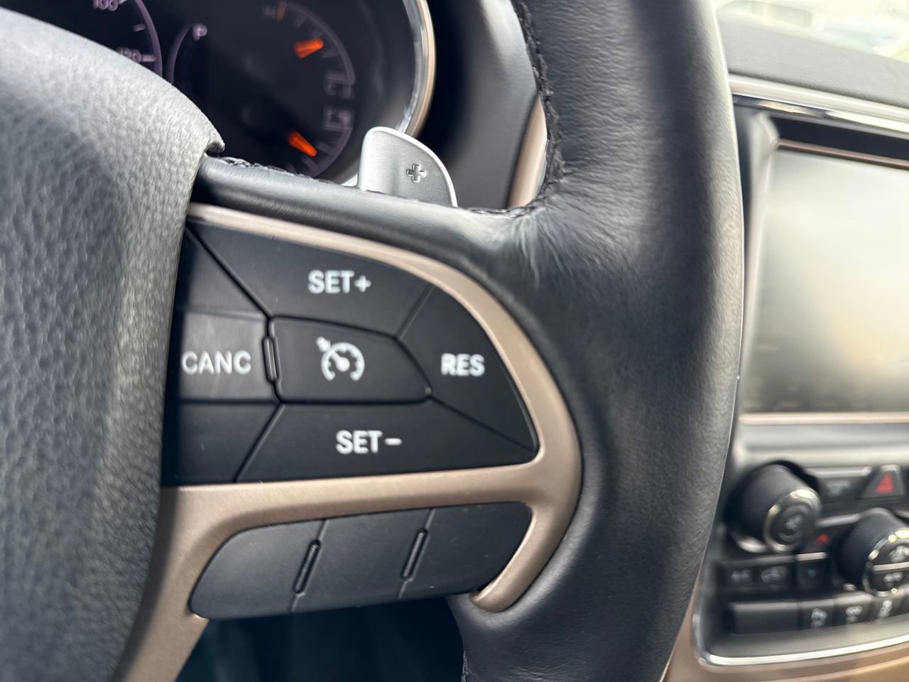 Used 2015 Jeep Grand Cherokee Limited image 28