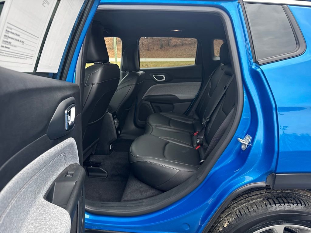 Used 2024 Jeep Compass Latitude image 30