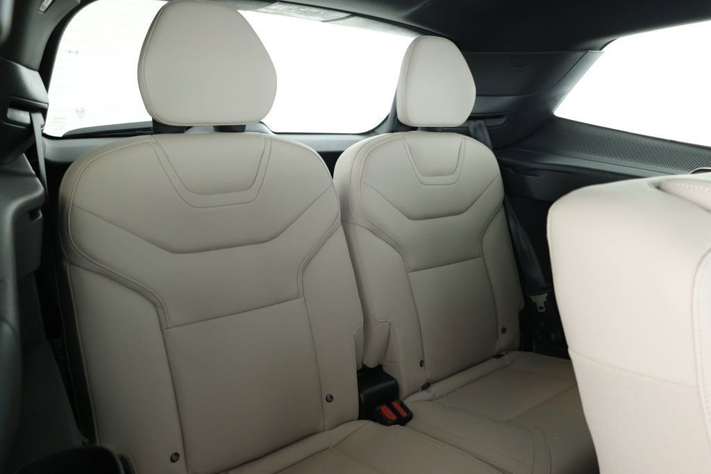 Used 2025 Volvo EX90 Plus image 23