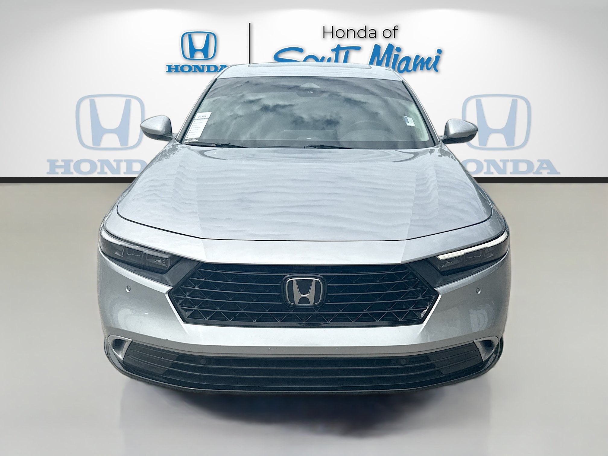Certified 2023 Honda Accord Touring image 2