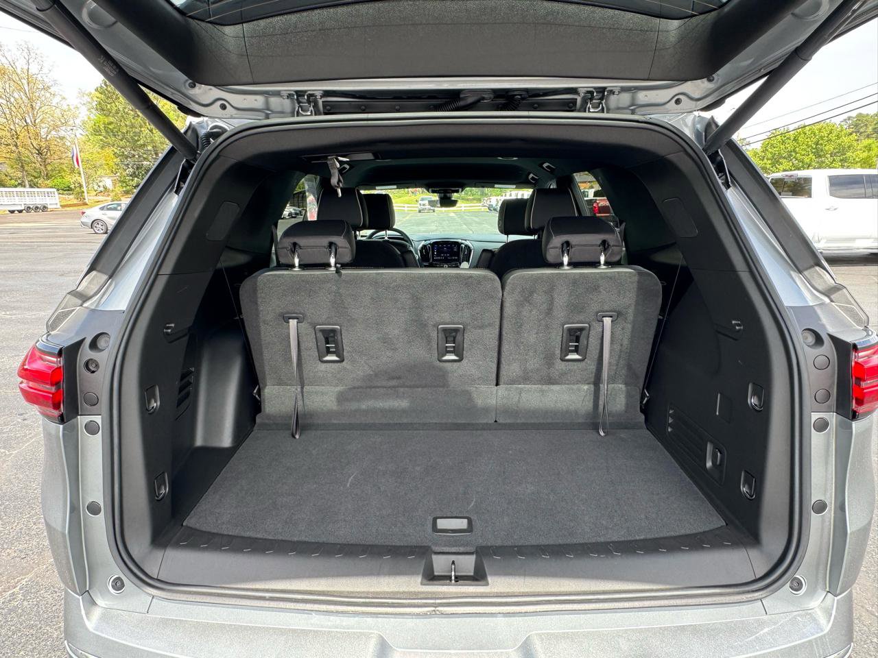 Used 2023 Chevrolet Traverse Premier image 24