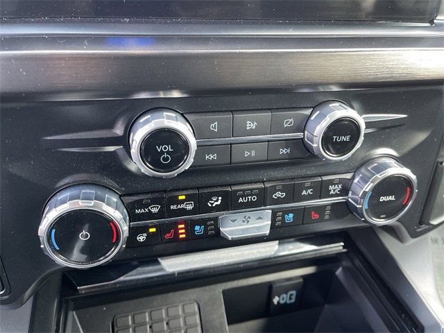 Used 2024 Ford F250 Lariat w/ Black Appearance Package image 19