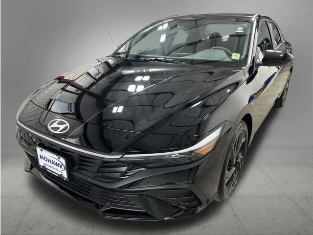 Used 2026 Hyundai Elantra Sport FWD image 1