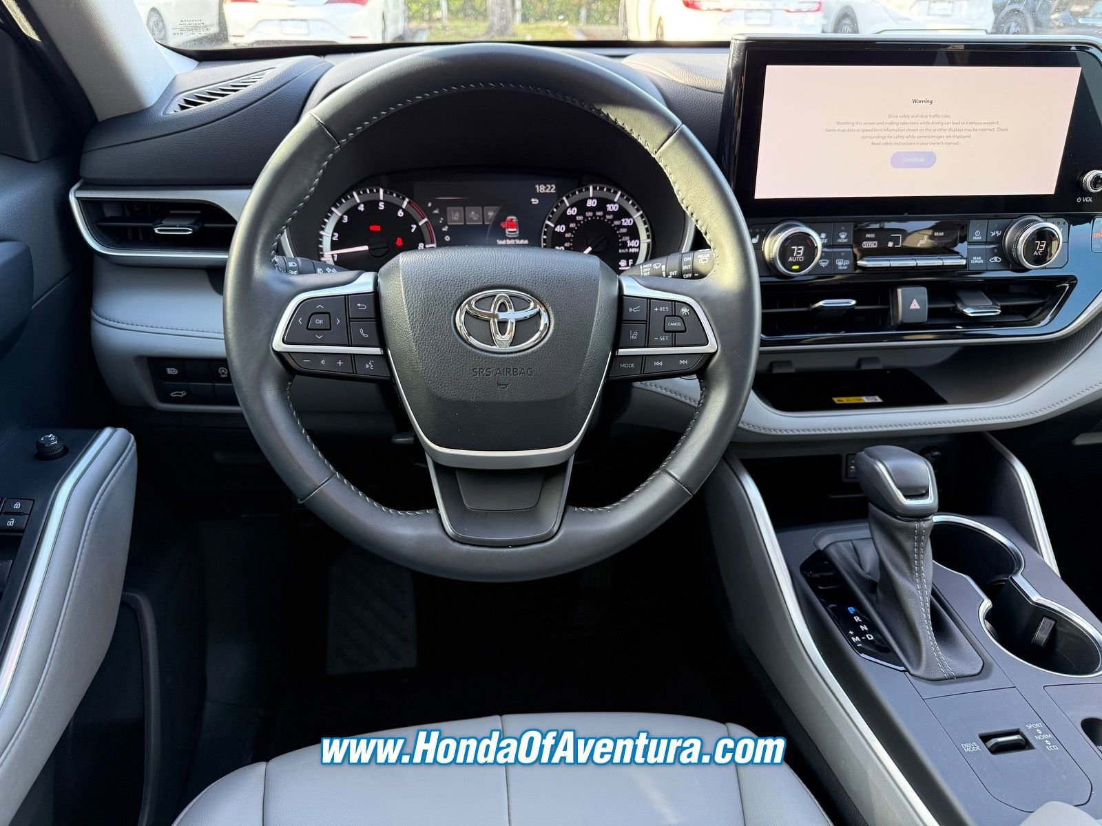 Used 2023 Toyota Highlander XLE FWD image 12