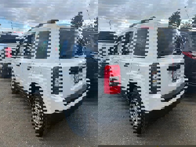 Used 2016 Jeep Patriot Sport FWD image 4