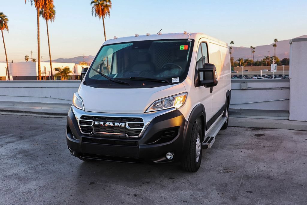 Used 2025 RAM ProMaster 2500 w/ U-Haul Equipment Group FWD image 4