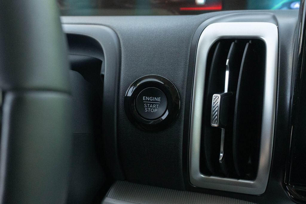 Used 2025 Ford Expedition Active RWD image 34