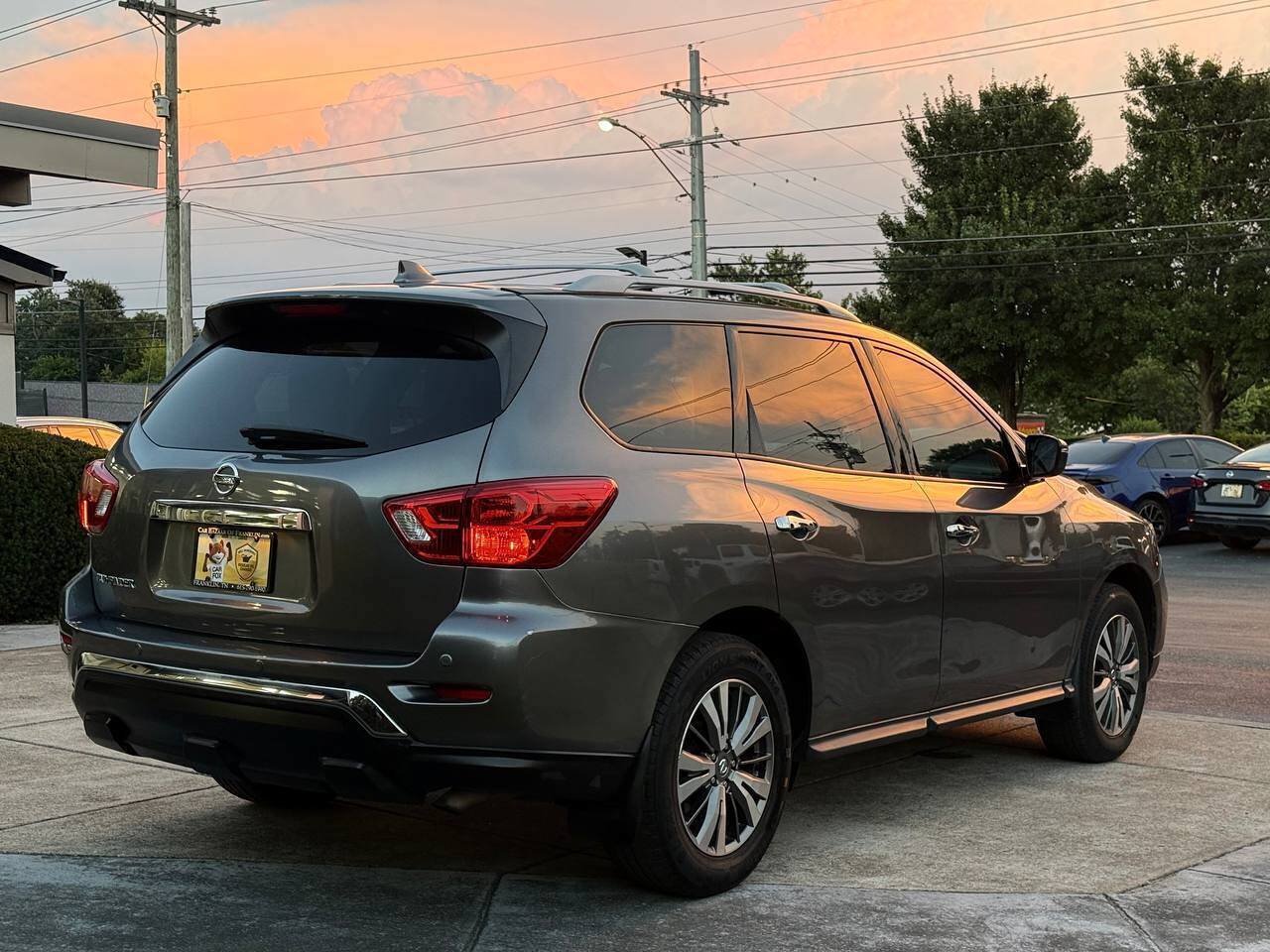 Used 2020 Nissan Pathfinder S FWD image 4