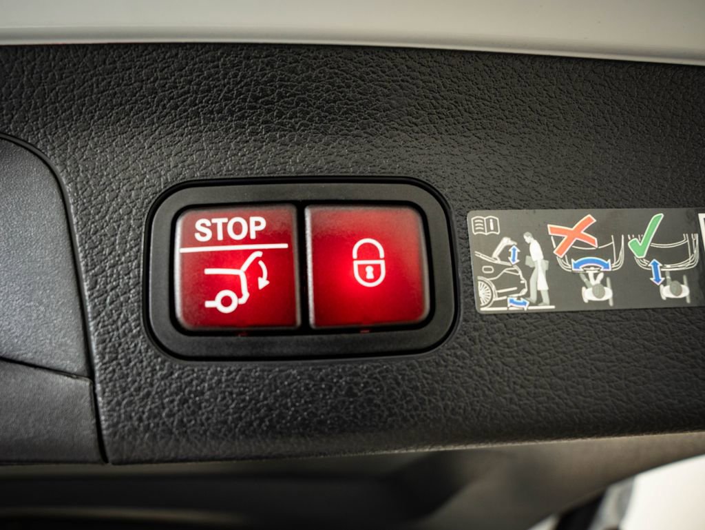 Used 2025 Mercedes-Benz GLS 450 4MATIC image 22