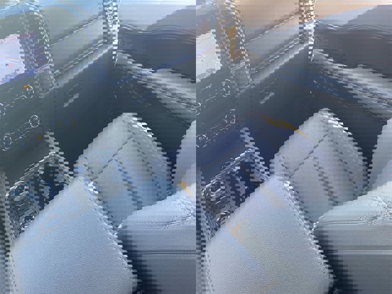 Used 2021 Ford Expedition XLT image 13