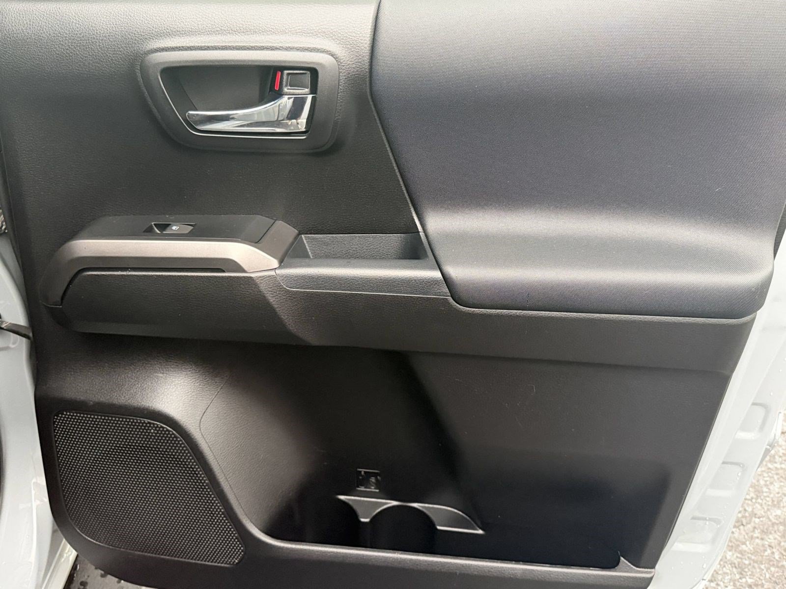 Used 2019 Toyota Tacoma TRD Off-Road RWD image 31