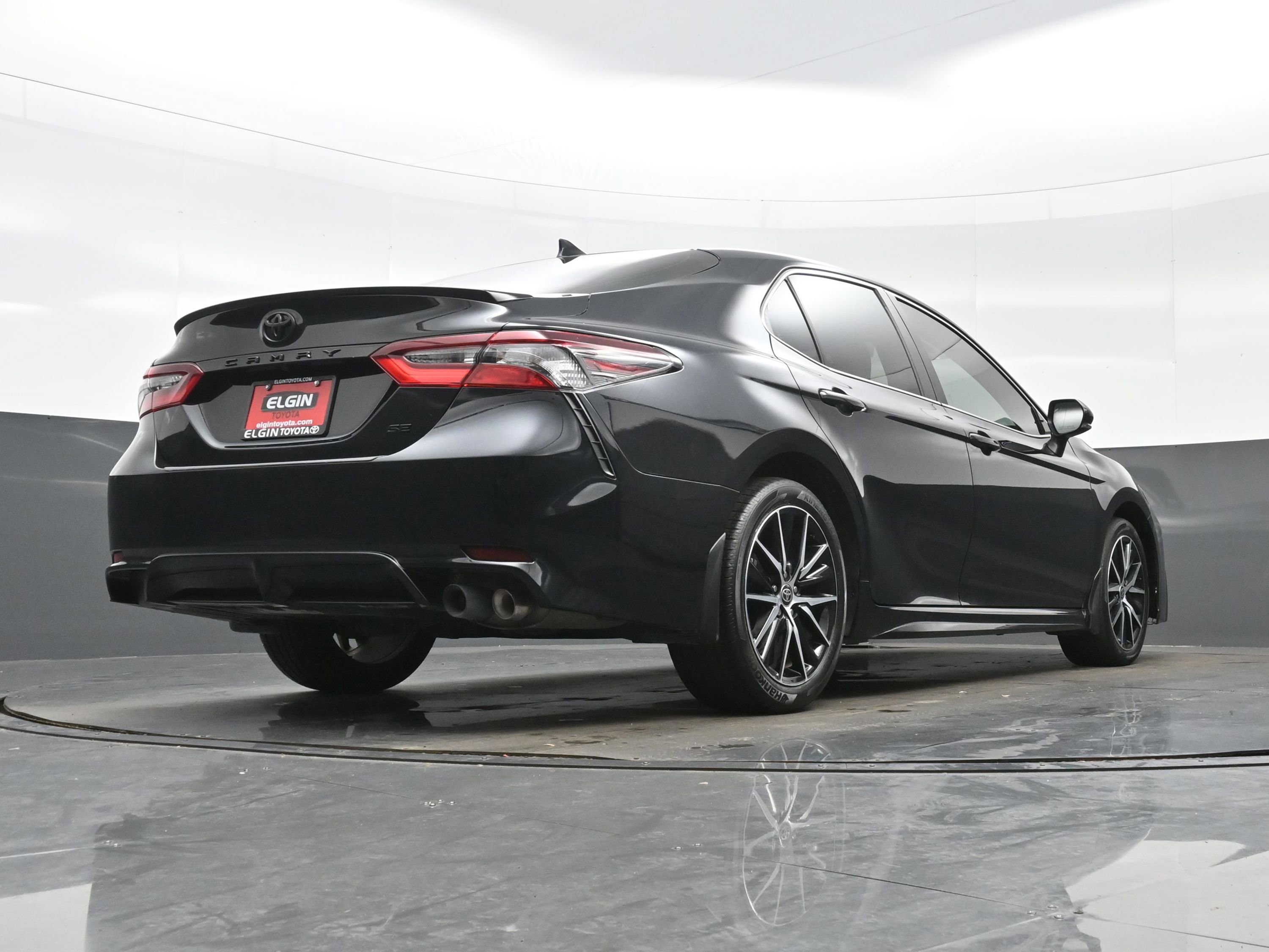 Used 2024 Toyota Camry SE FWD image 30