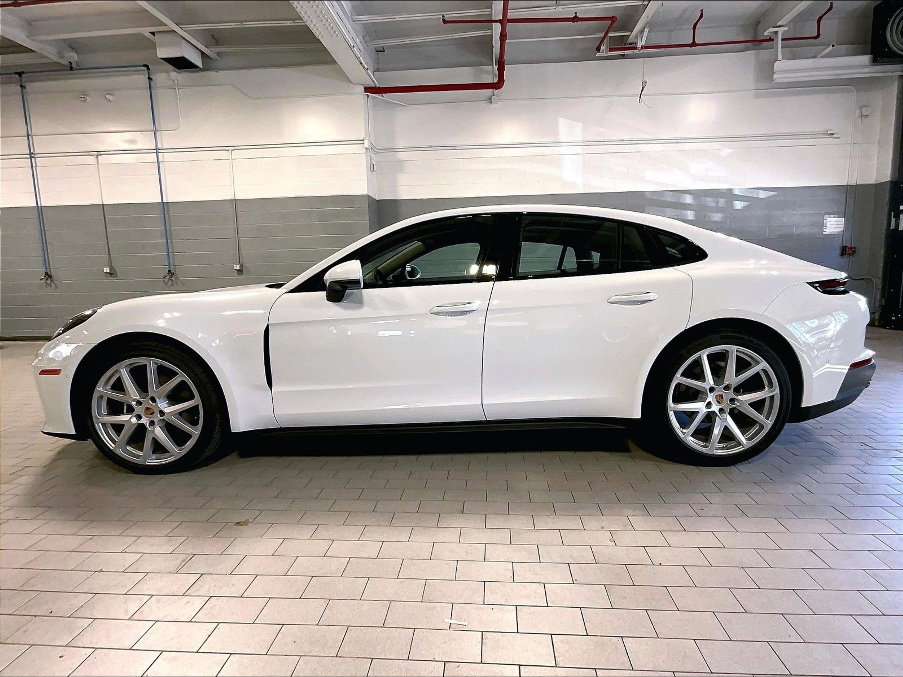 New 2026 Porsche Panamera 4 AWD/4WD image 2
