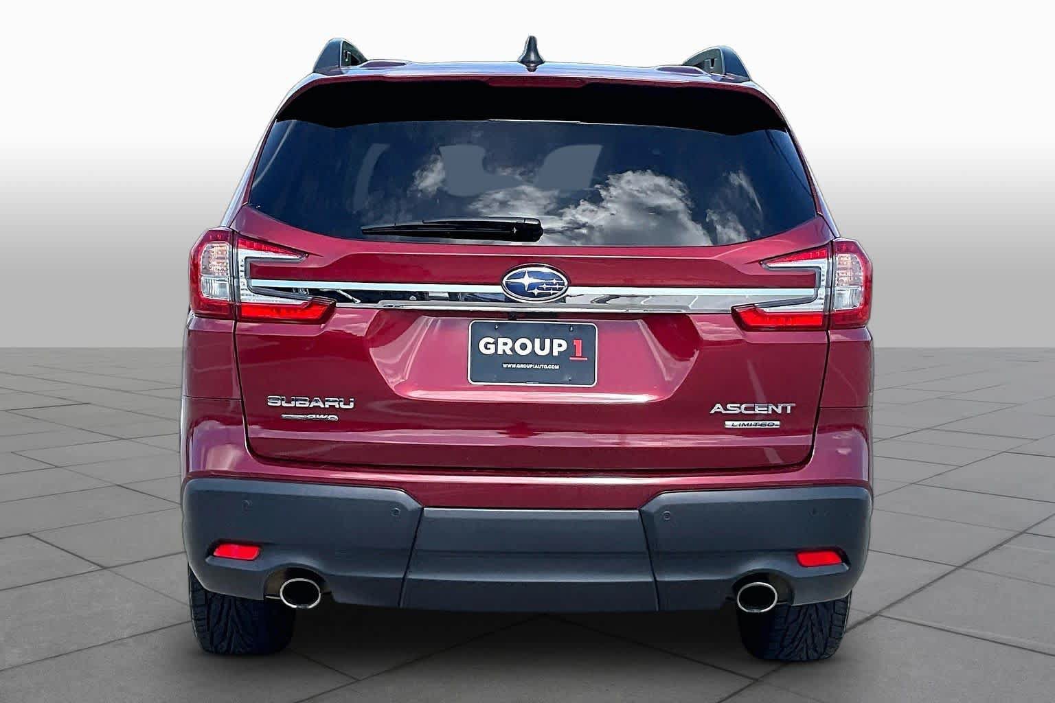 Used 2023 Subaru Ascent Limited w/ Technology Package AWD/4WD image 5