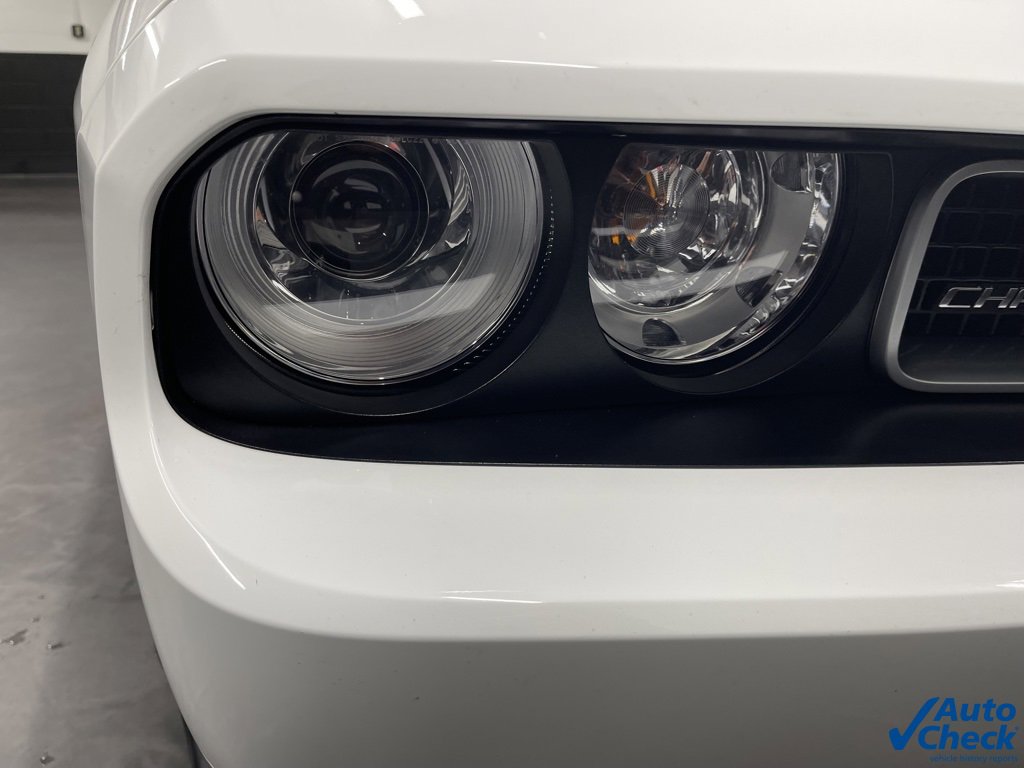 Used 2014 Dodge Challenger SRT8 image 27