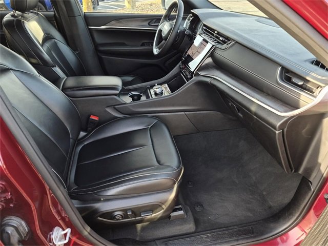 Used 2024 Jeep Grand Cherokee Limited image 12