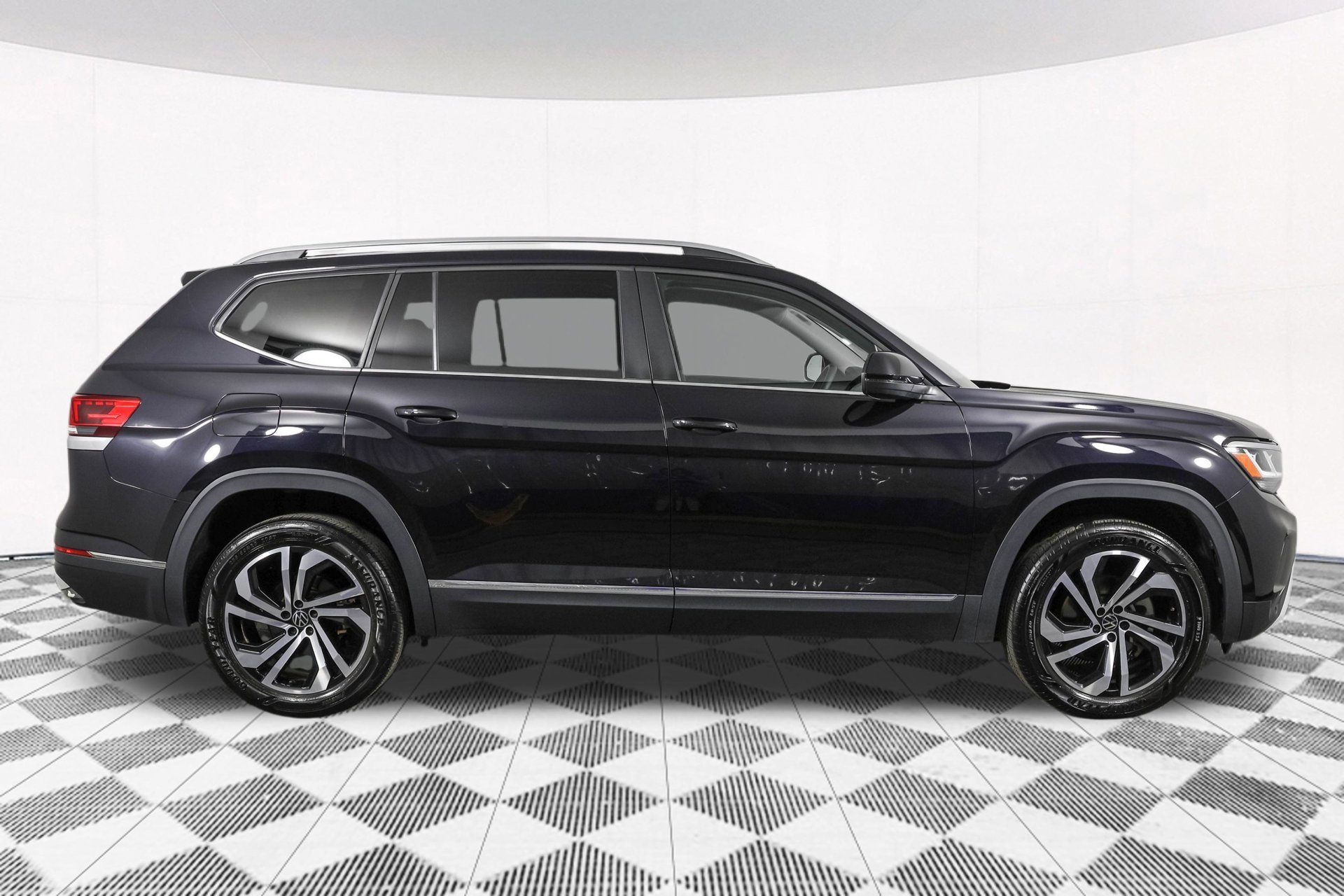 Certified 2023 Volkswagen Atlas SEL AWD/4WD image 17