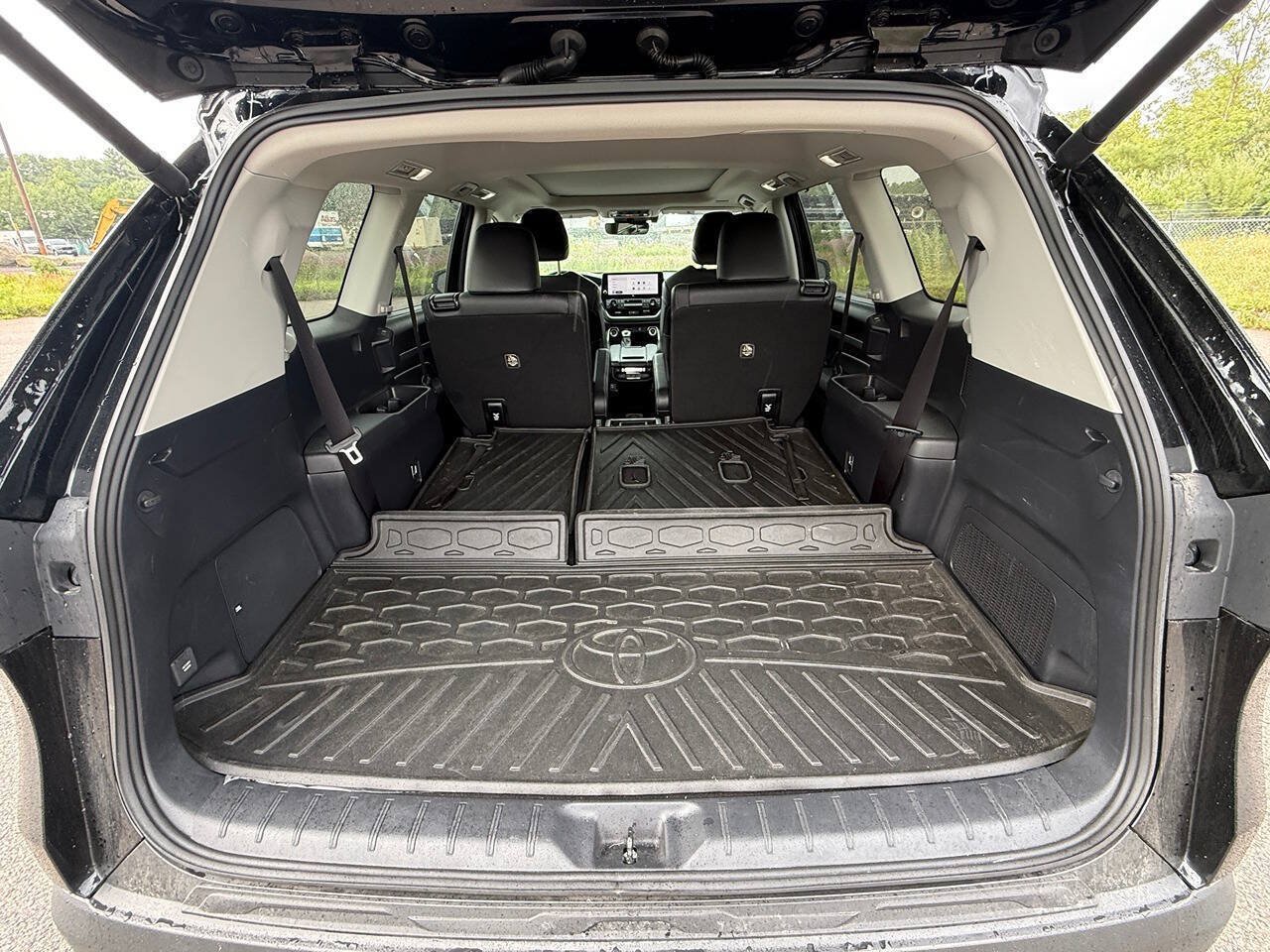 Used 2025 Toyota Grand Highlander AWD Hybrid image 16