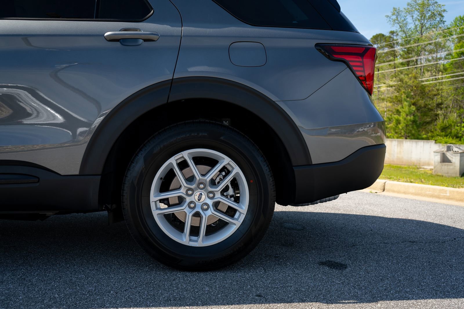 New 2026 Ford Explorer Active RWD image 6