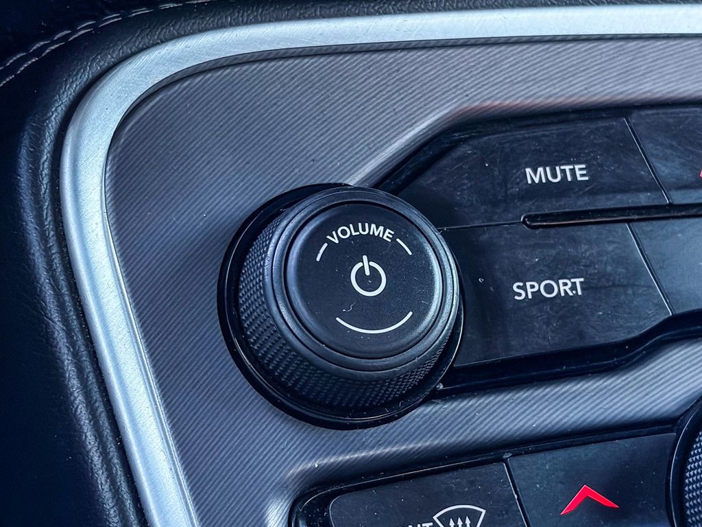 Used 2021 Dodge Challenger SXT image 18