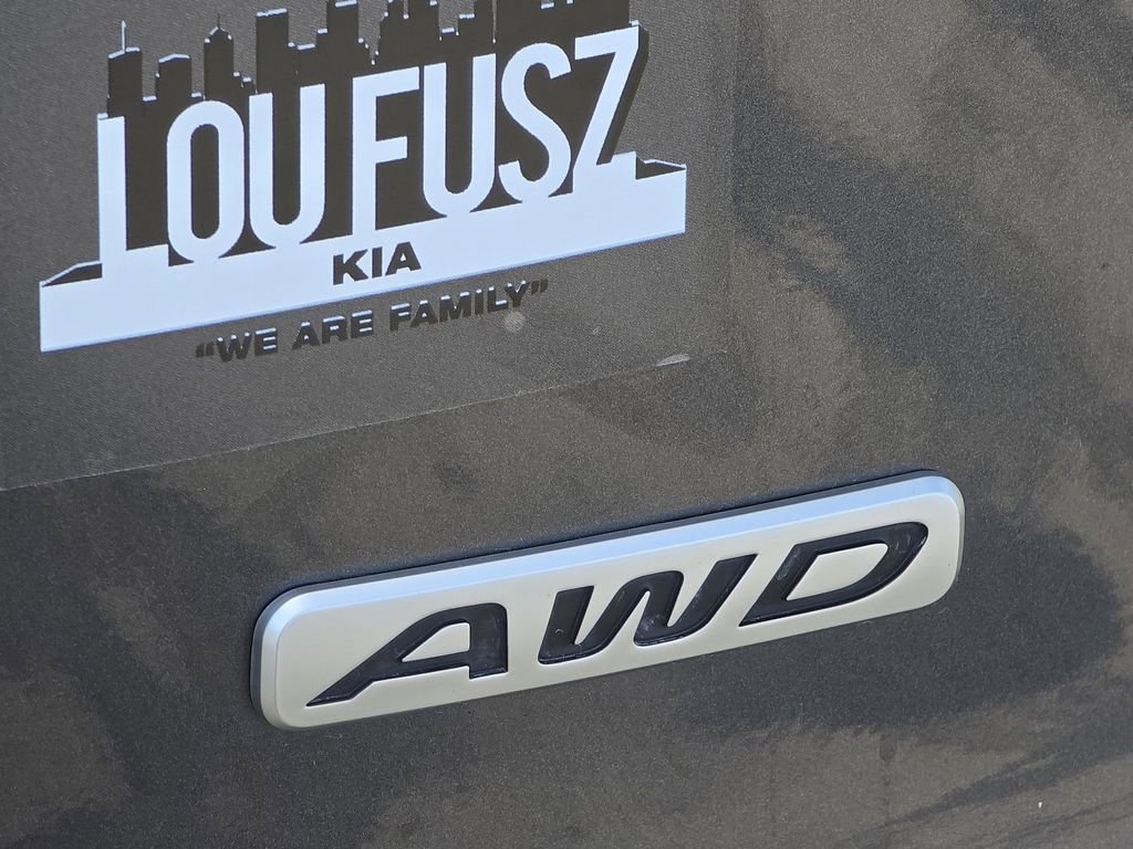 Used 2022 Kia Telluride S image 6