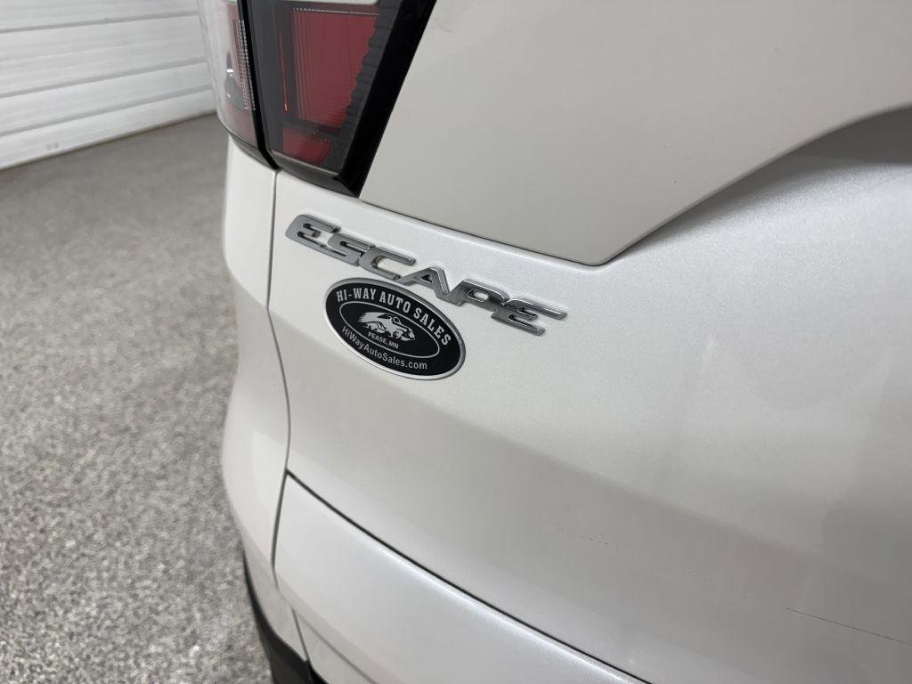 Used 2017 Ford Escape Titanium w/ Equipment Group 301A image 9