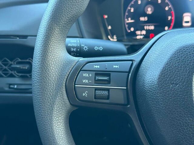 Used 2025 Honda Accord LX image 27