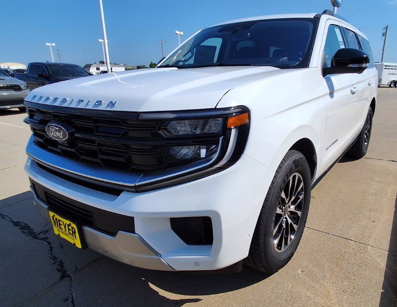 New 2025 Ford Expedition Platinum image 4