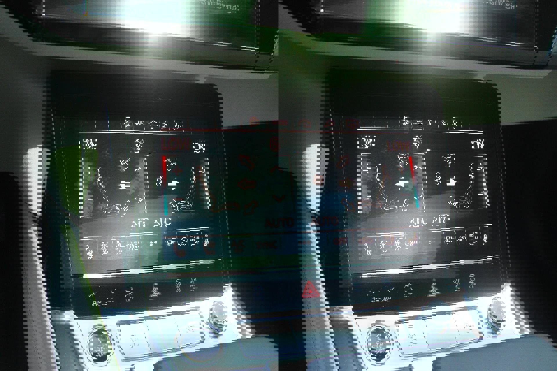 Used 2022 Audi e-tron Premium Plus image 32