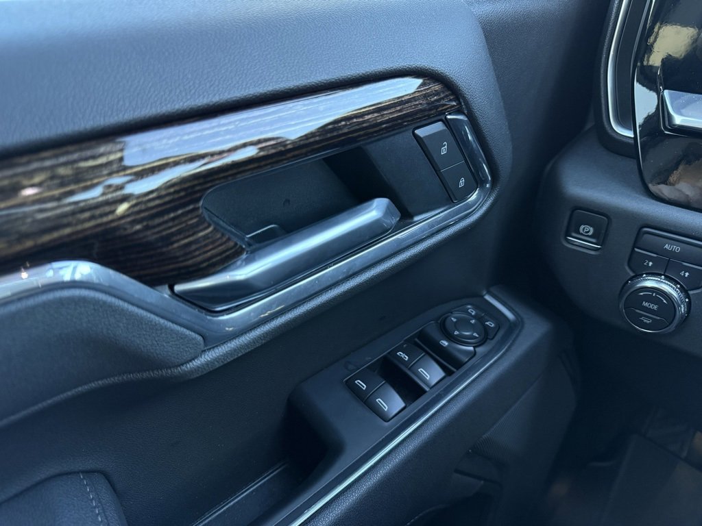 Used 2025 GMC Sierra 1500 SLE image 12