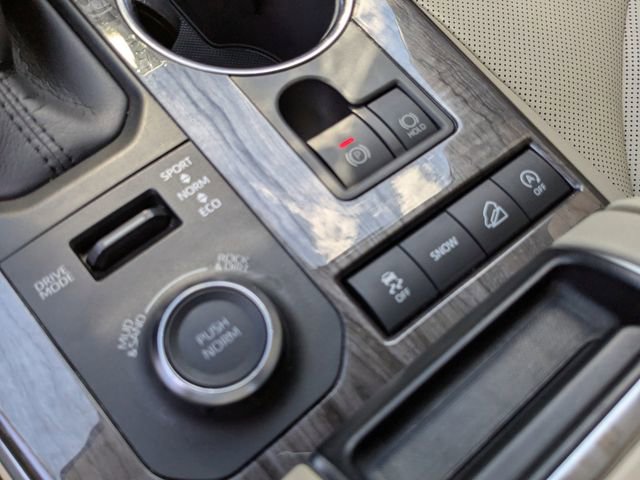 Used 2020 Toyota Highlander Limited image 27