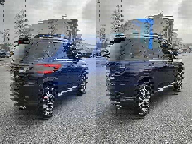 Used 2025 Honda Pilot Touring image 8