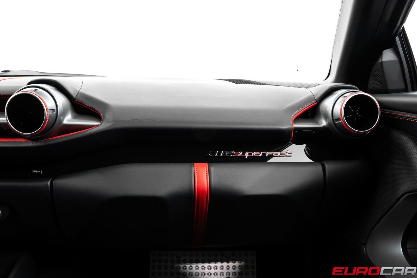 Used 2020 Ferrari 812 Superfast RWD image 33