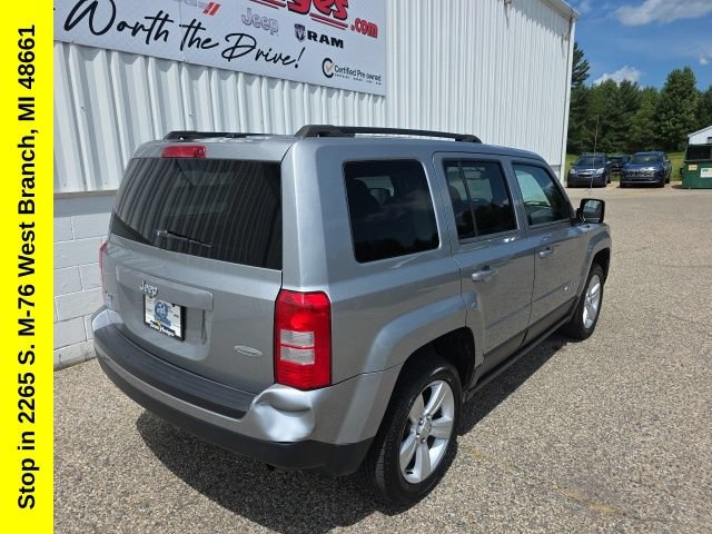 Used 2014 Jeep Patriot Latitude AWD/4WD image 11