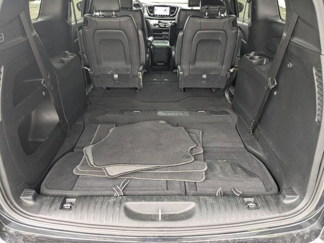 Certified 2022 Chrysler Pacifica Touring-L w/ S Appearance Package AWD/4WD image 7
