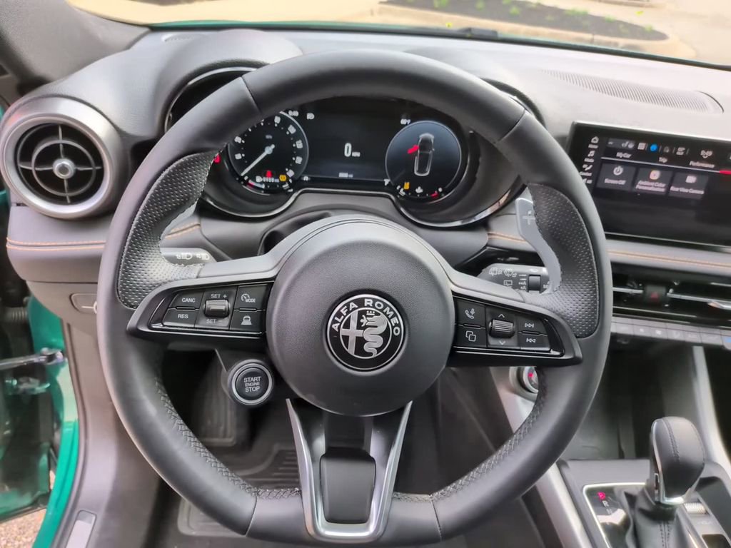 Used 2025 Alfa Romeo Tonale Veloce w/ Premium Package image 23