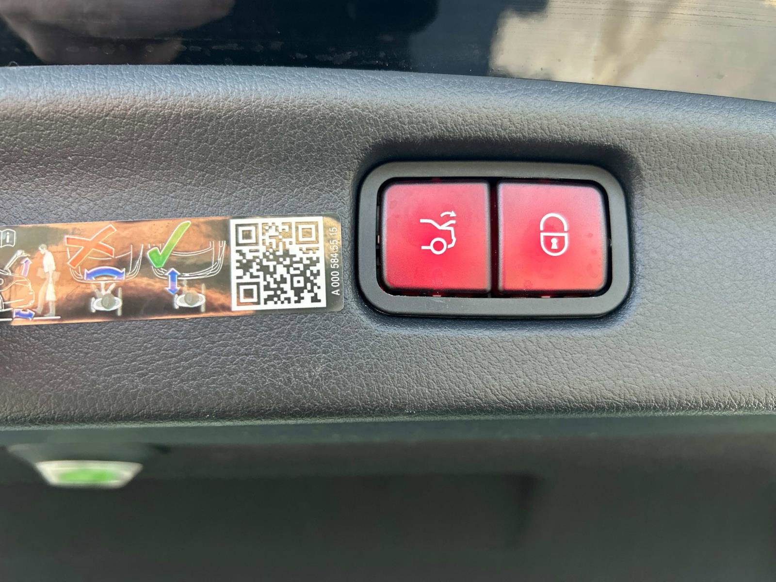 Used 2022 Mercedes-Benz C 300 4MATIC Sedan image 16