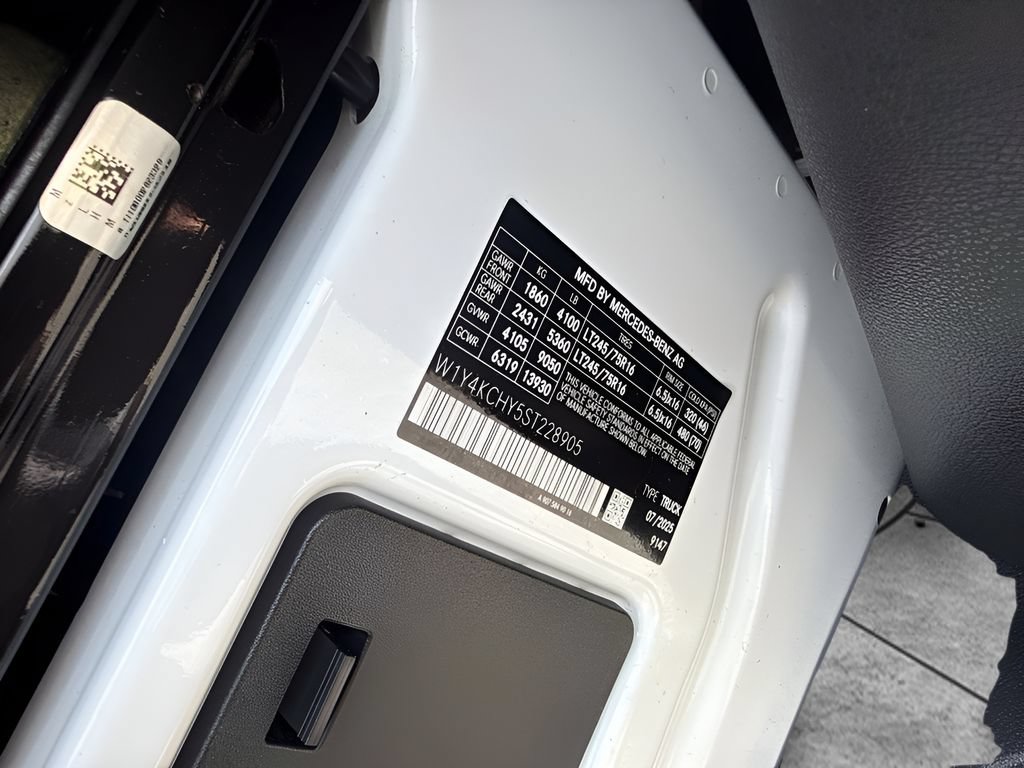Used 2025 Mercedes-Benz Sprinter 2500 image 29