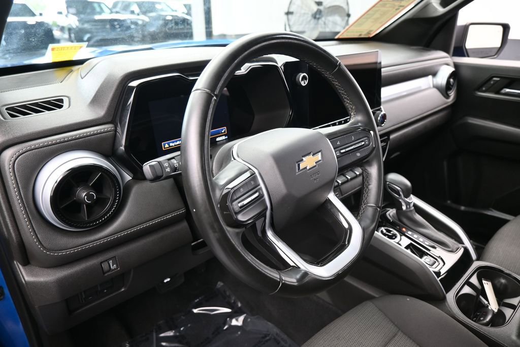 Used 2023 Chevrolet Colorado LT w/ LT Convenience Package II AWD/4WD image 10