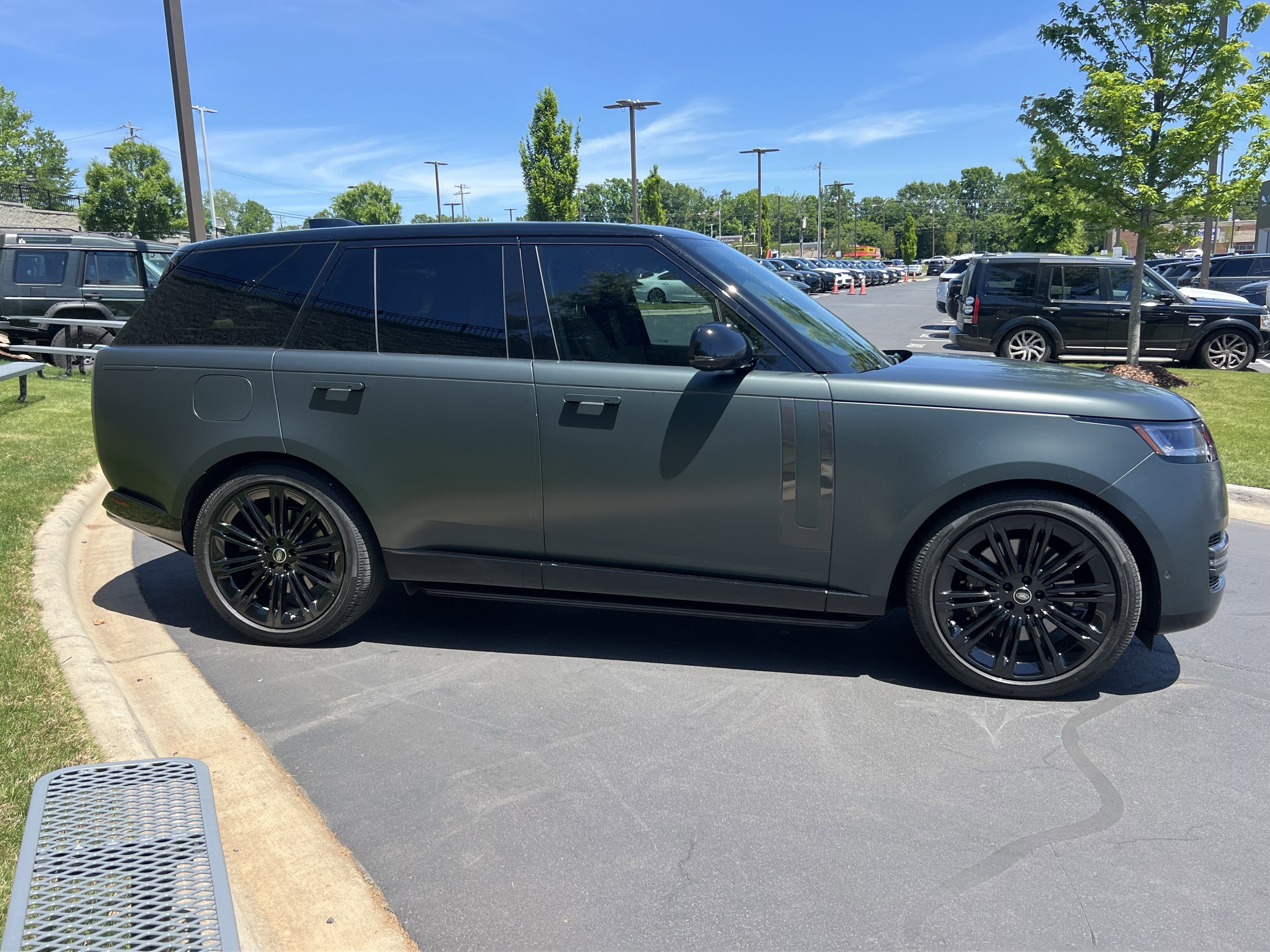 Certified 2025 Land Rover Range Rover SE AWD/4WD image 8