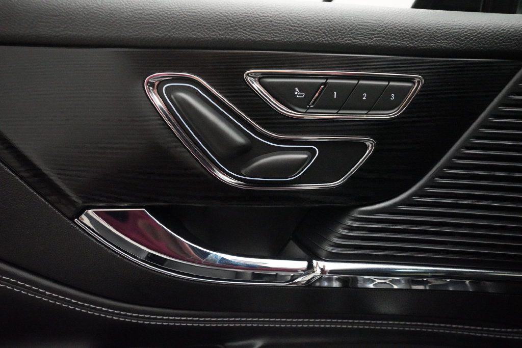 Used 2020 Lincoln Corsair AWD w/ Luxury Package image 28