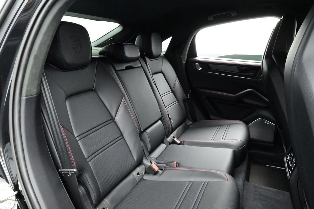 New 2026 Porsche Cayenne Turbo GT AWD/4WD image 17