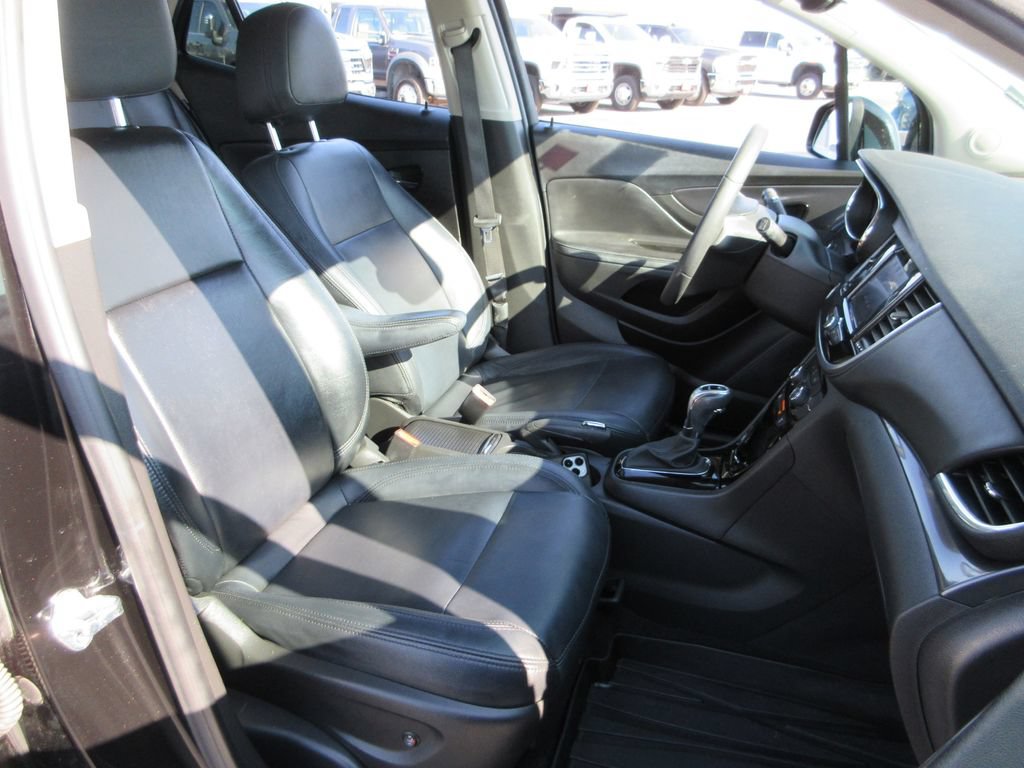 Certified 2022 Buick Encore Preferred w/ Safety Package AWD/4WD image 21