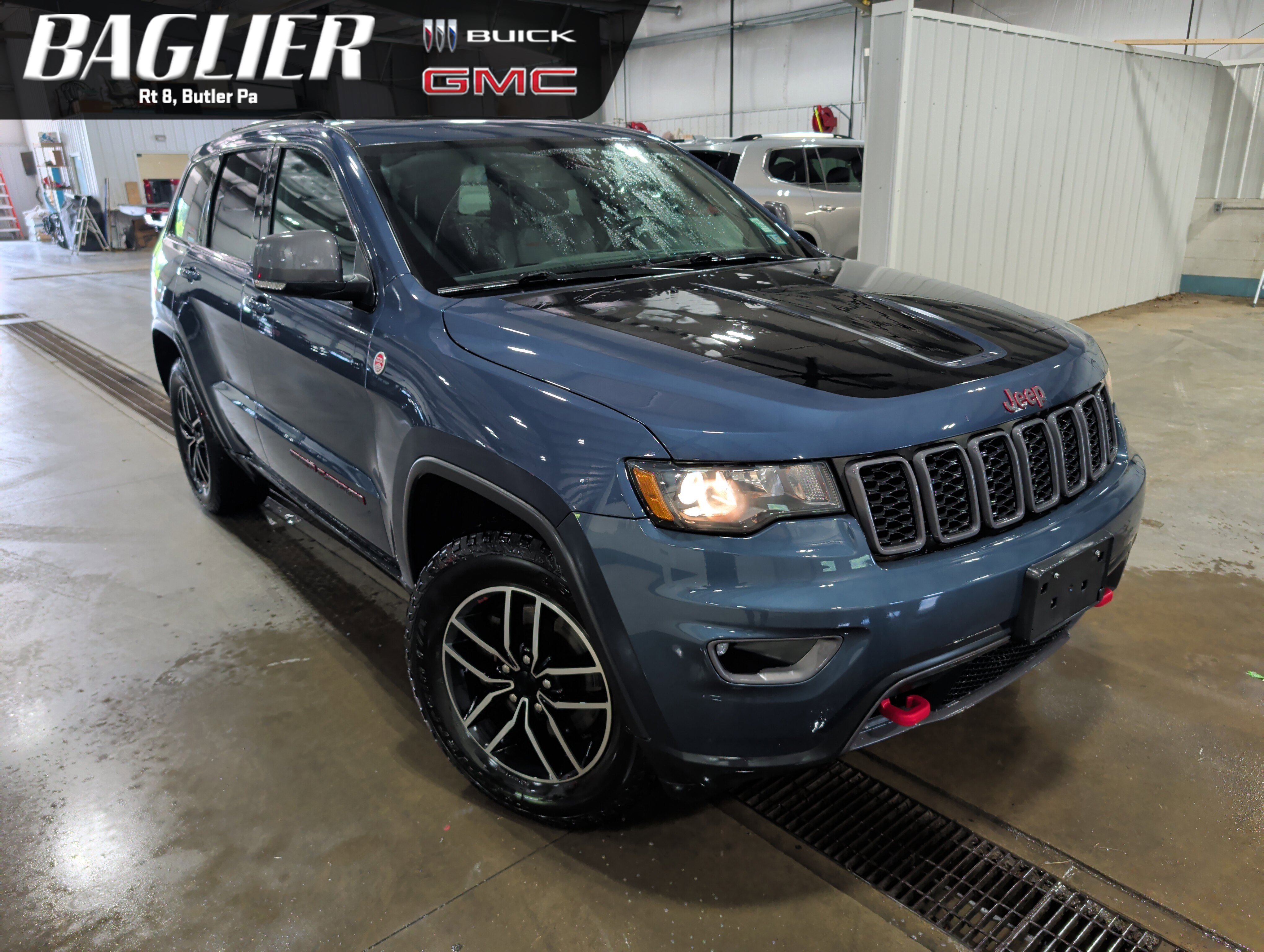 Used 2021 Jeep Grand Cherokee Trailhawk AWD/4WD image 1