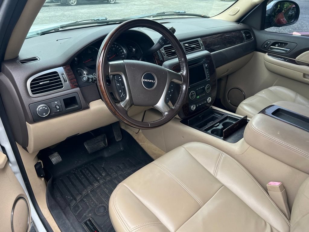 Used 2007 GMC Yukon Denali AWD/4WD image 6
