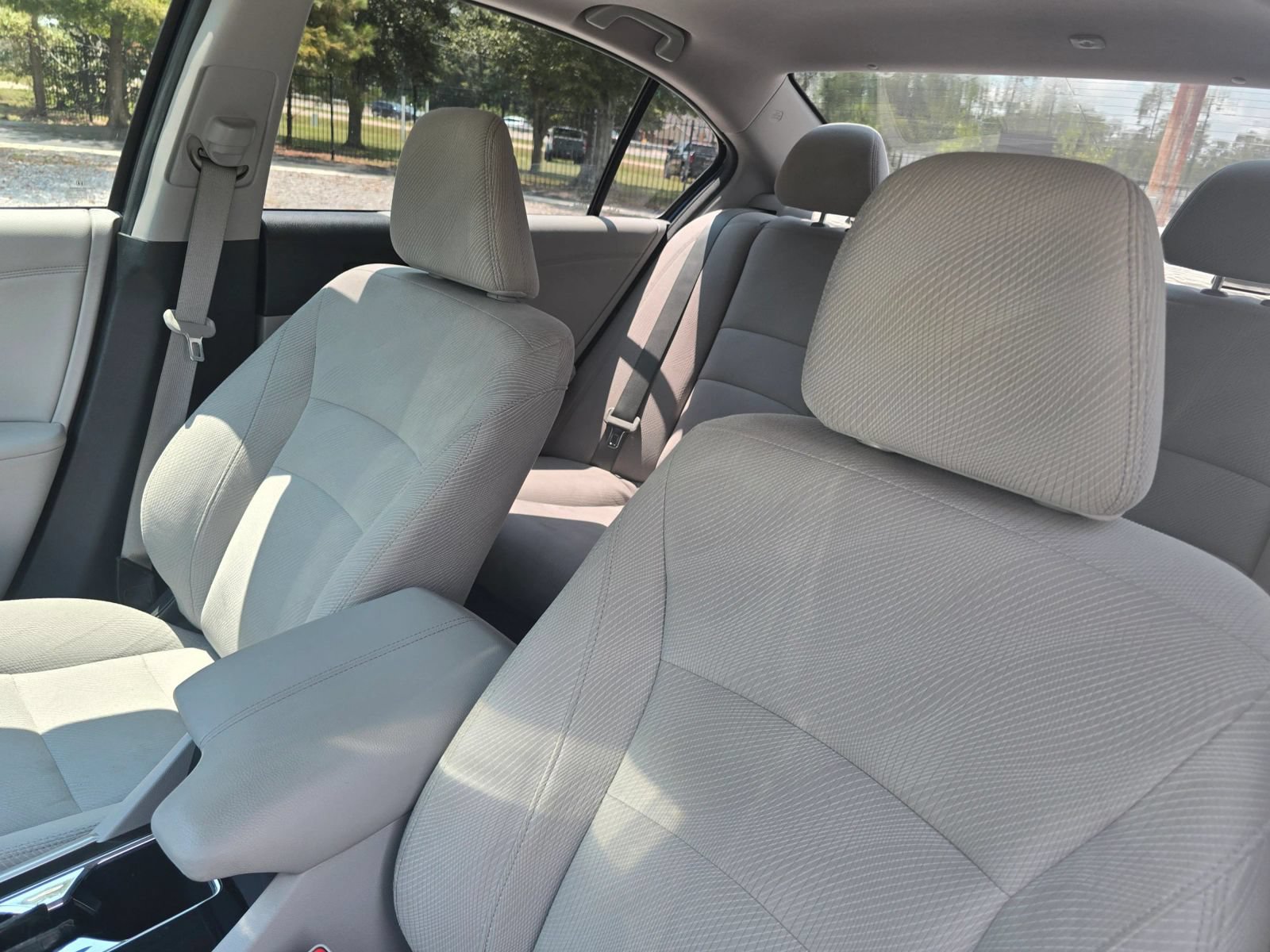 Used 2016 Honda Accord EX image 12