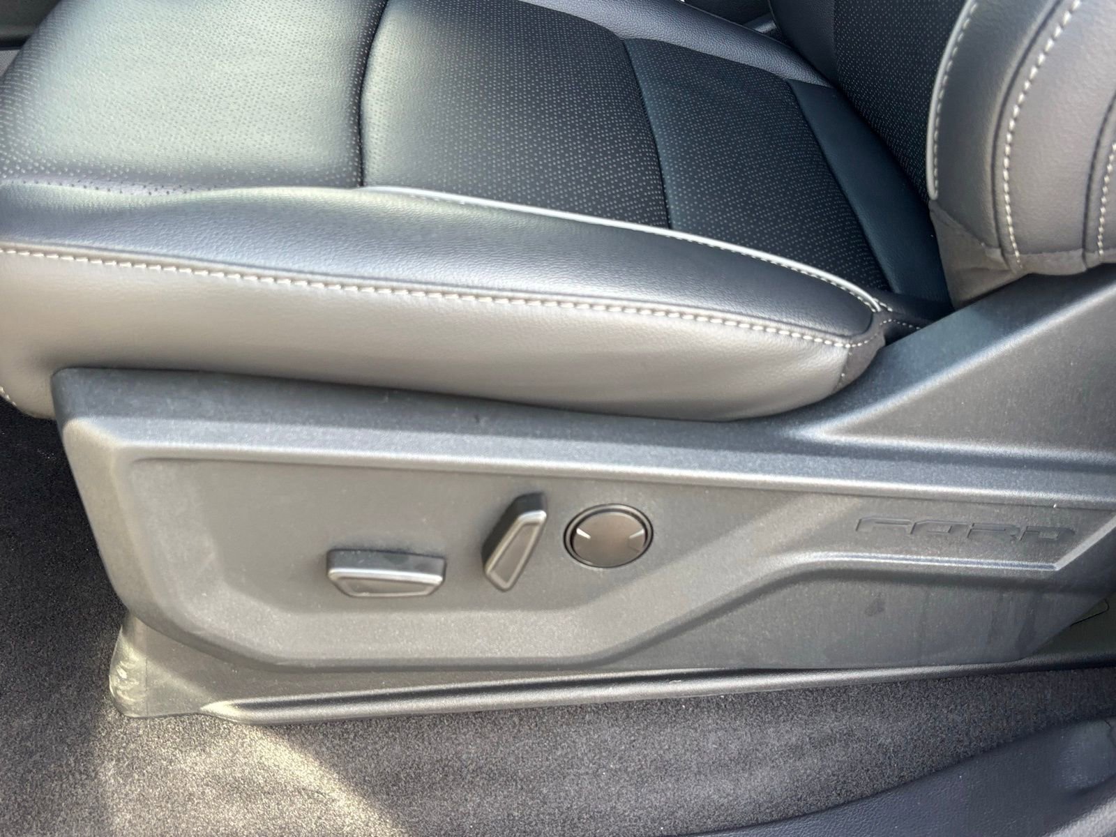 New 2026 Ford F150 Lariat w/ Equipment Group 501A Mid AWD/4WD image 19