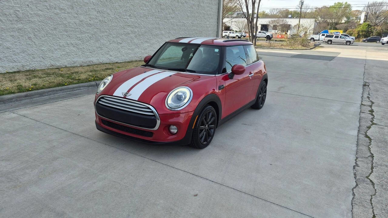 Used 2015 MINI Cooper 2-Door Hardtop image 2