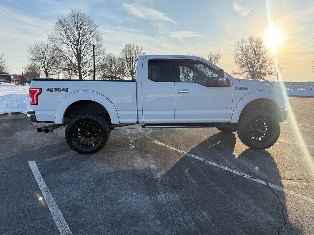 Used 2015 Ford F150 XLT w/ Equipment Group 302A Luxury image 4